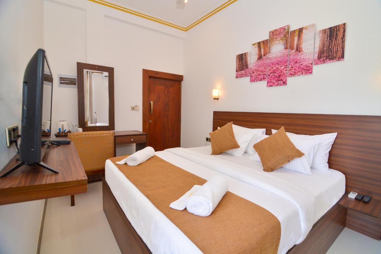Negombo New Queen'S Palace Экстерьер фото